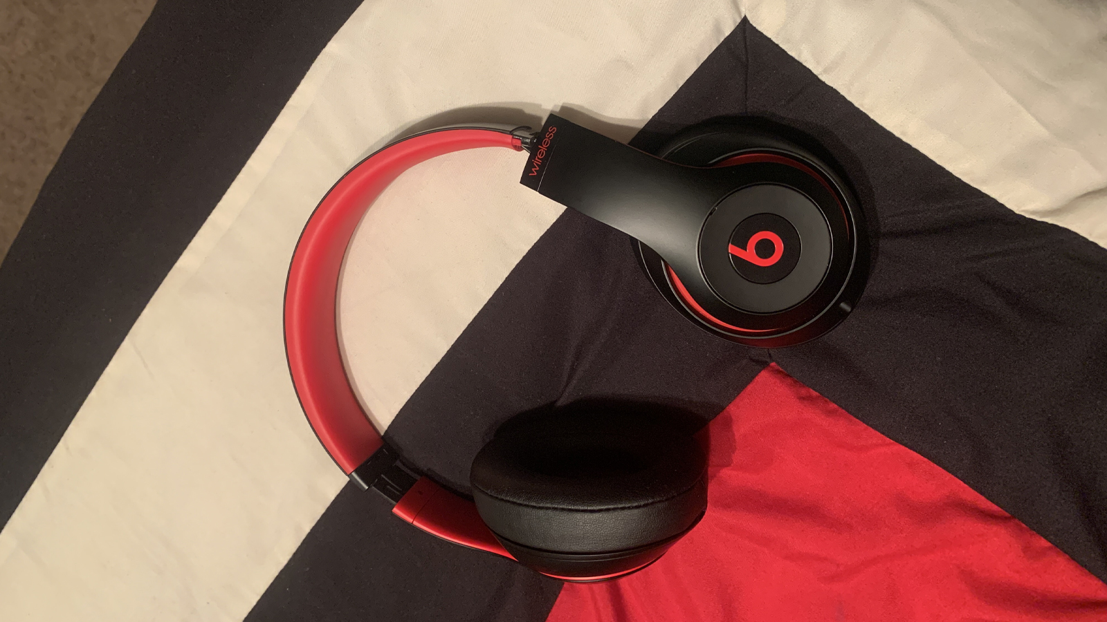 خرید اینترنتی محصولات APPLE-BEATS