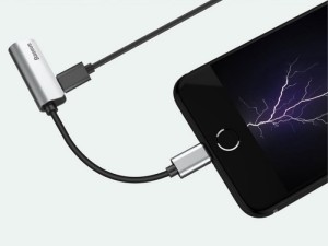 مبدل Lightning شارژ و صدا باسئوس مدل L32 CALL3201