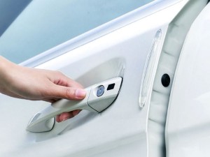 محافظ درب خودرو باسئوس مدل  CRFZTA