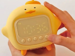 چراغ خواب سیلیکونی و ساعت زنگ‌دار دیجیتالی فانتزی رومیزی مدل C15