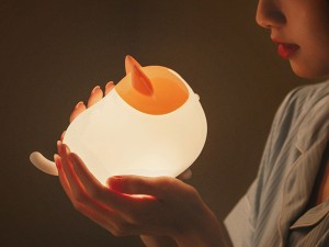 چراغ خواب فانتزی شارژی رومیزی مدل M21