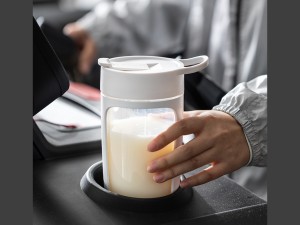 شیکر ورزشی شارژی اکیورا مدل E0011