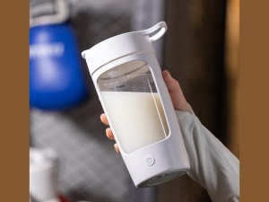 شیکر ورزشی شارژی اکیورا مدل E0011