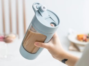شیکر ورزشی شارژی اکیورا مدل E0011