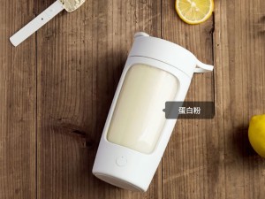 شیکر ورزشی شارژی اکیورا مدل E0011