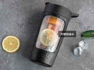 شیکر ورزشی شارژی اکیورا مدل E0011