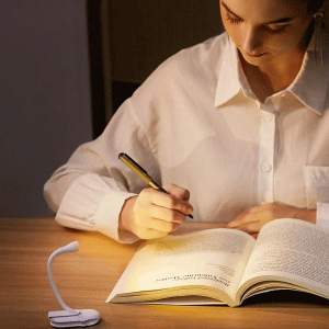 چراغ مطالعه شارژی گیره‌ای کوچک مدل LJC182