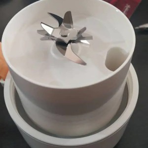 مخلوط‌کن شارژی قابل حمل ژنمی شیائومی مدل ZMGZJ5PRO